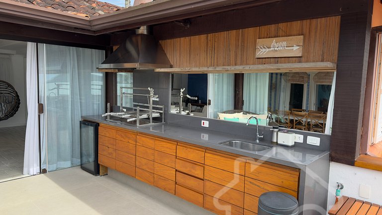 Cobertura de Luxo Pé na Areia em Angra