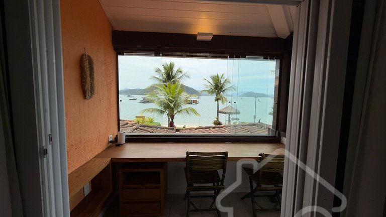 Cobertura de Luxo Pé na Areia em Angra