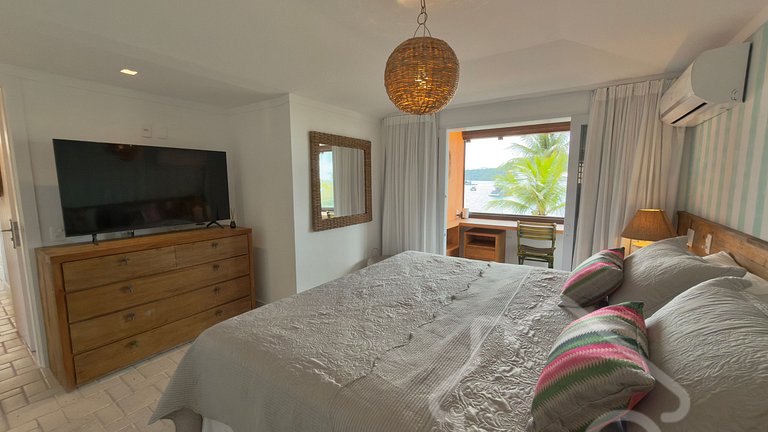 Cobertura de Luxo Pé na Areia em Angra