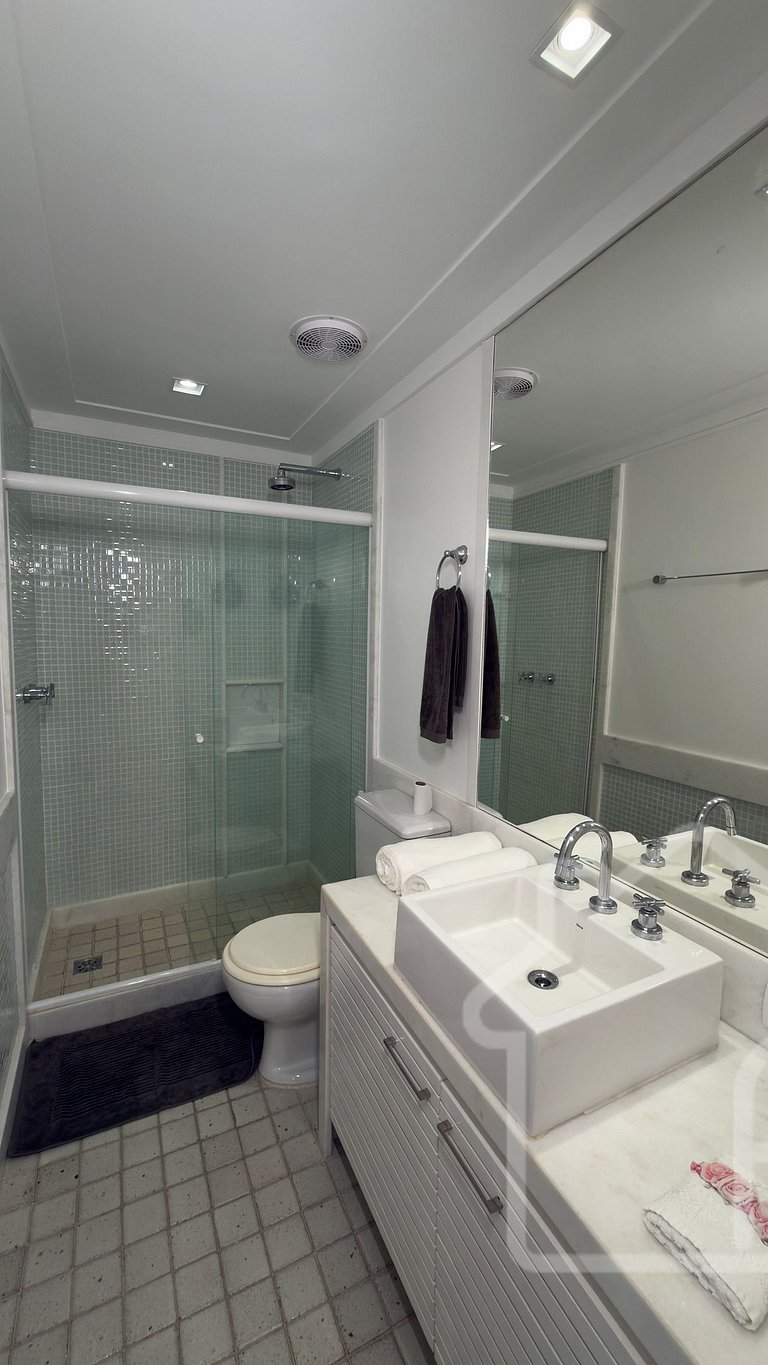 Cobertura de Luxo Pé na Areia em Angra