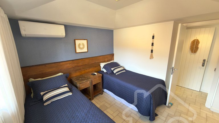 Cobertura de Luxo Pé na Areia em Angra