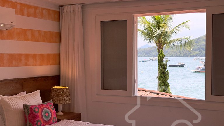 Cobertura de Luxo Pé na Areia em Angra