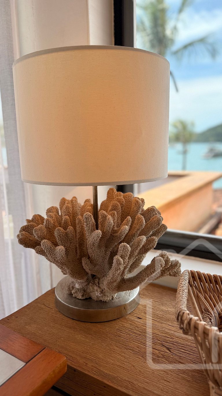 Cobertura de Luxo Pé na Areia em Angra