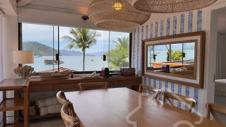 Cobertura de Luxo Pé na Areia em Angra