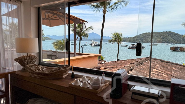 Cobertura de Luxo Pé na Areia em Angra