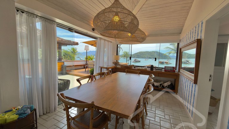 Cobertura de Luxo Pé na Areia em Angra