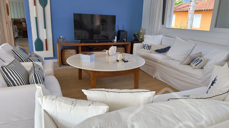 Cobertura de Luxo Pé na Areia em Angra