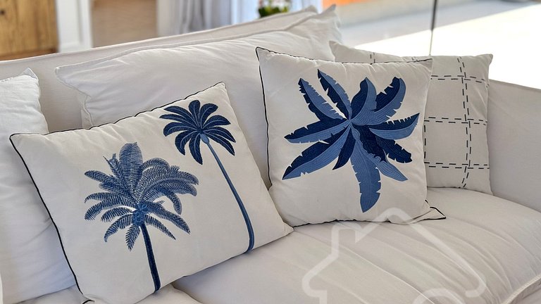 Cobertura de Luxo Pé na Areia em Angra