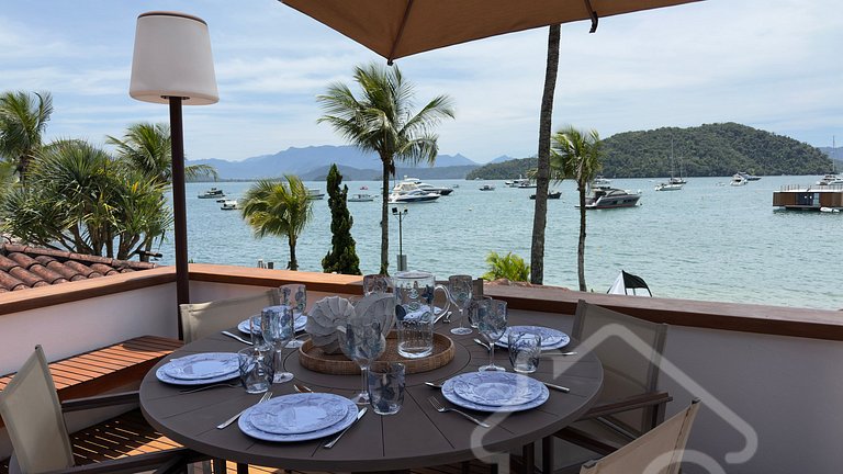 Cobertura de Luxo Pé na Areia em Angra