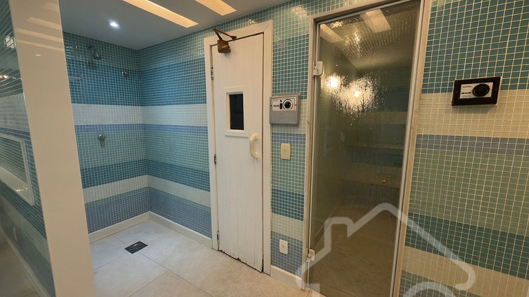 Cobertura de Luxo Pé na Areia em Angra