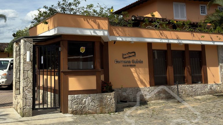 Cobertura de Luxo Pé na Areia em Angra