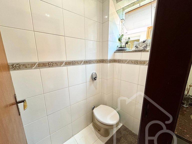 Casa com piscina no Vale dos Pinheiros