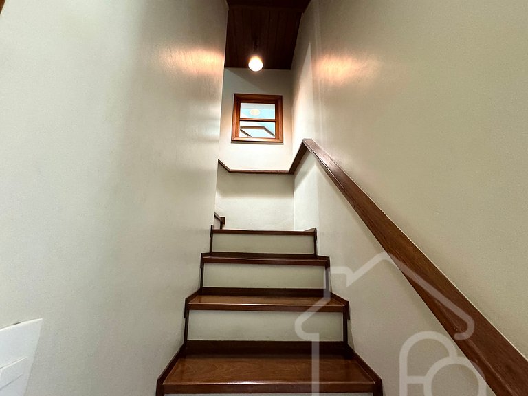 Casa com piscina no Vale dos Pinheiros