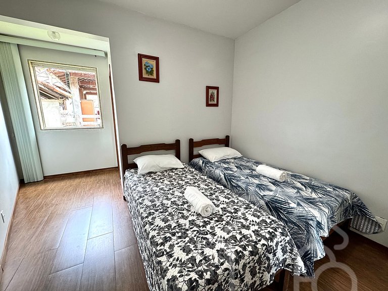 Casa com piscina no Vale dos Pinheiros