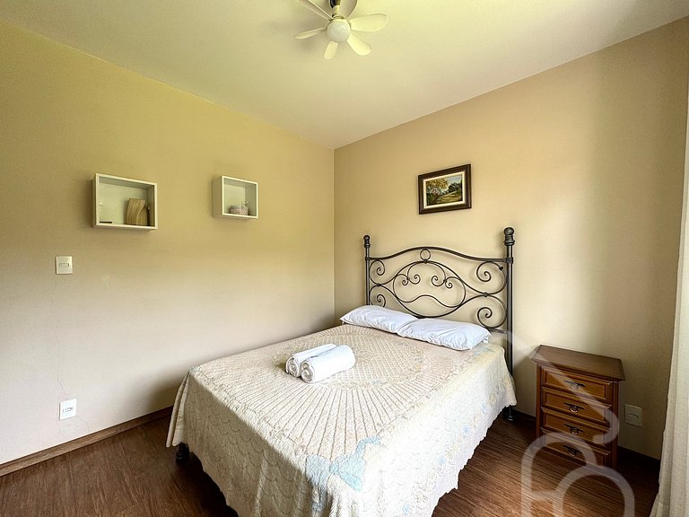 Casa com piscina no Vale dos Pinheiros