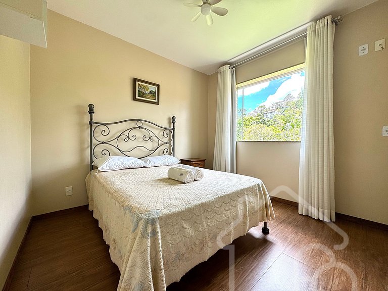 Casa com piscina no Vale dos Pinheiros