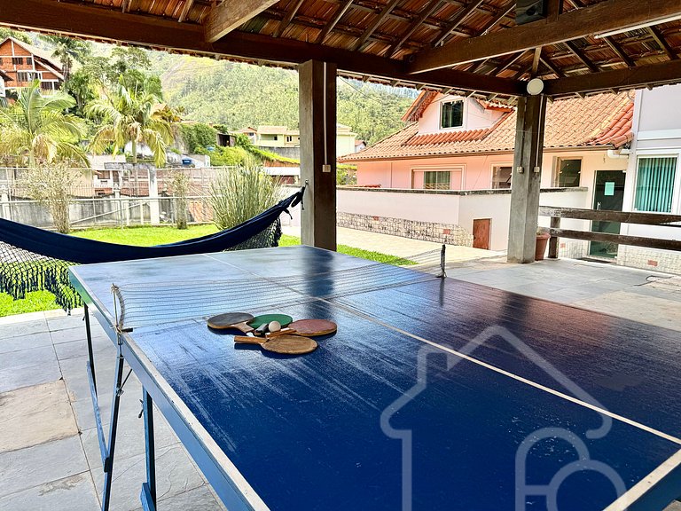 Casa com piscina no Vale dos Pinheiros