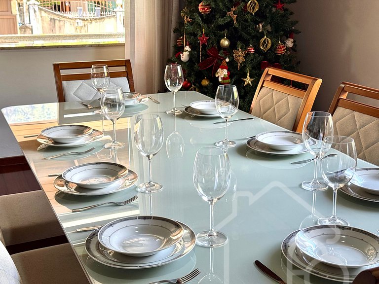 Casa com piscina no Vale dos Pinheiros