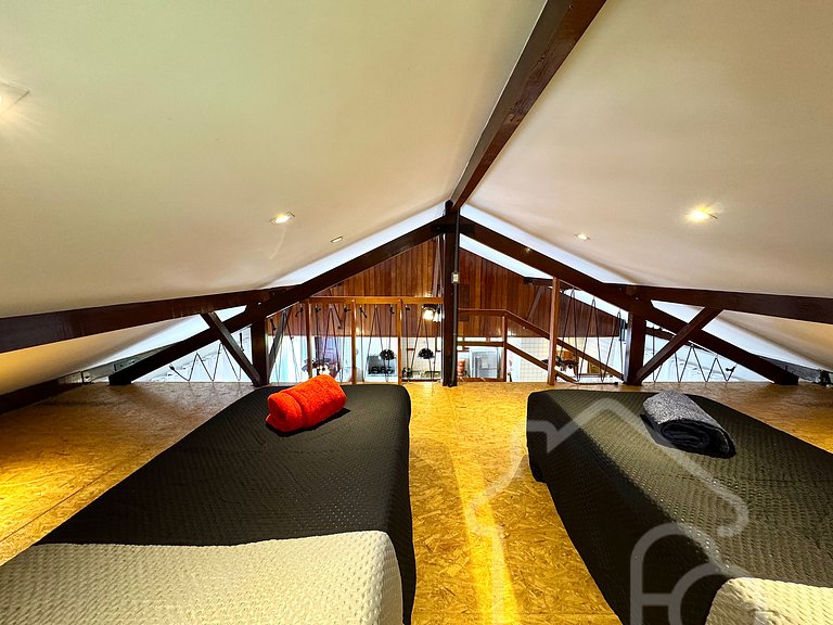 Chalé com Área Gourmet Incrível e Jacuzzi