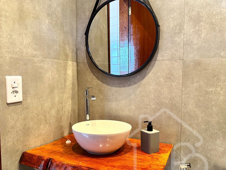 Chalé com Área Gourmet Incrível e Jacuzzi