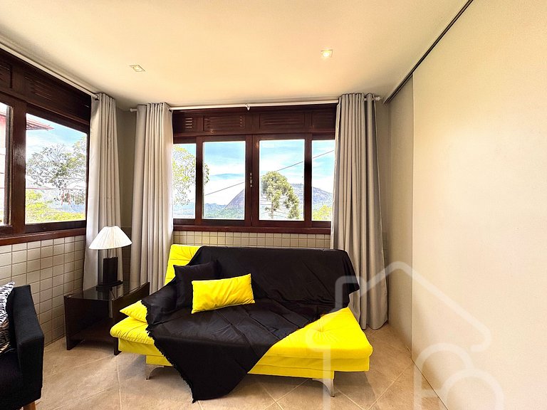 Chalé com Área Gourmet Incrível e Jacuzzi