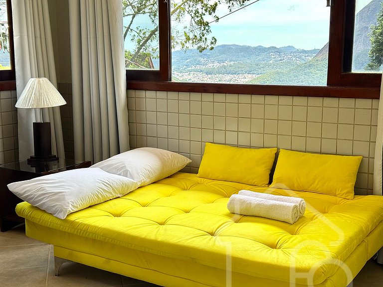 Chalé com Área Gourmet Incrível e Jacuzzi