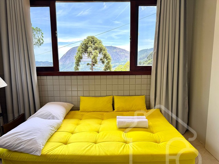 Chalé com Área Gourmet Incrível e Jacuzzi
