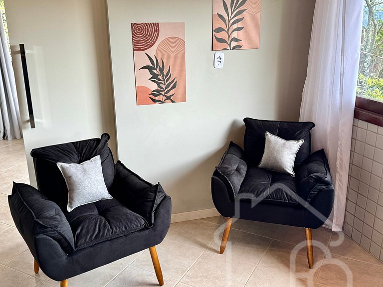Chalé com Área Gourmet Incrível e Jacuzzi