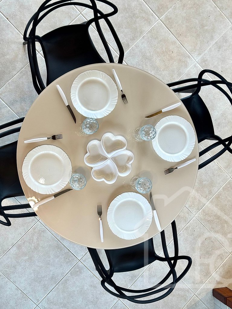 Chalé com Área Gourmet Incrível e Jacuzzi