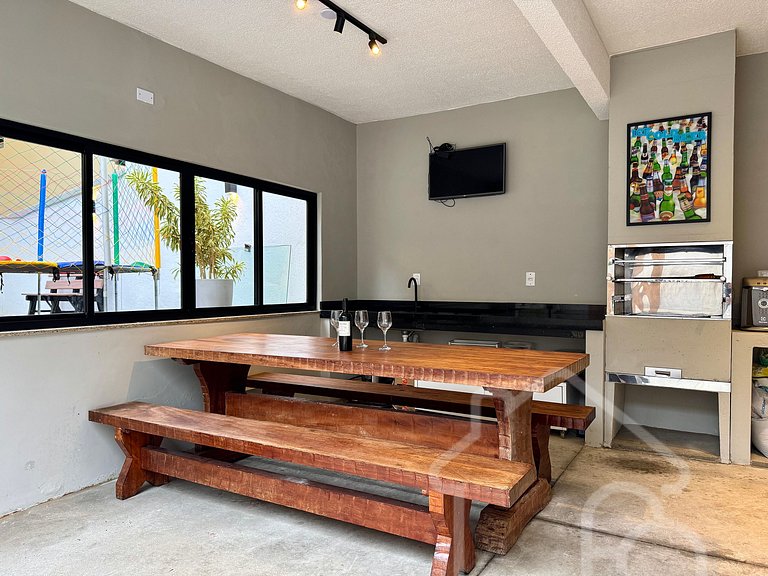 Casa familiar com área gourmet e espaço kids