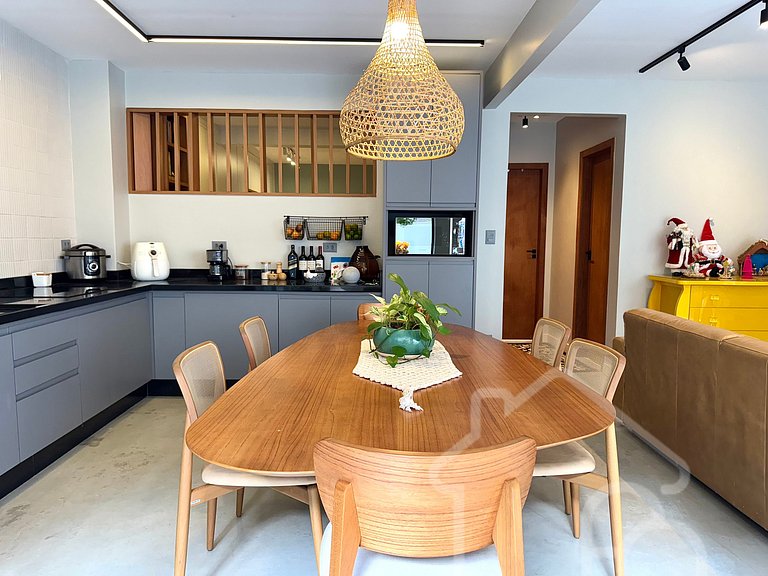 Casa familiar com área gourmet e espaço kids