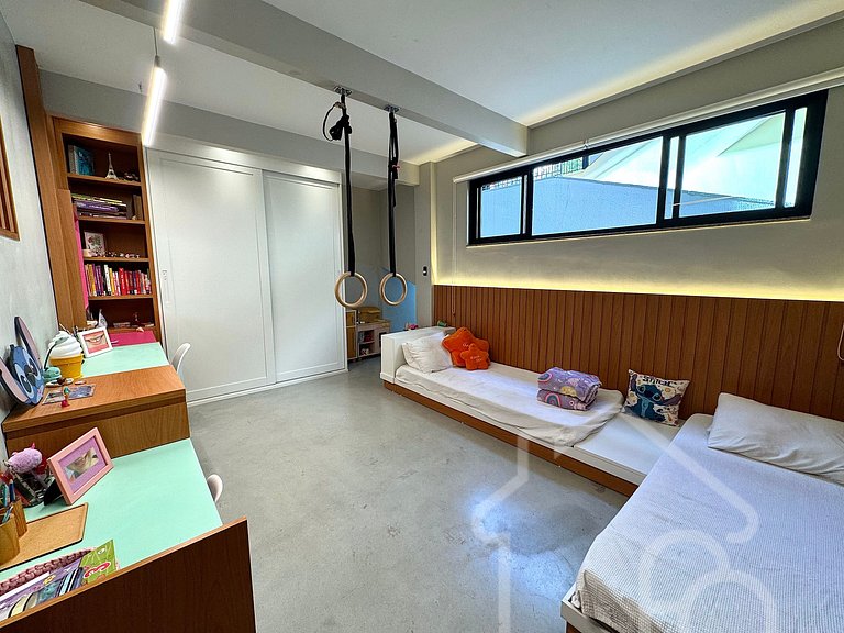 Casa familiar com área gourmet e espaço kids