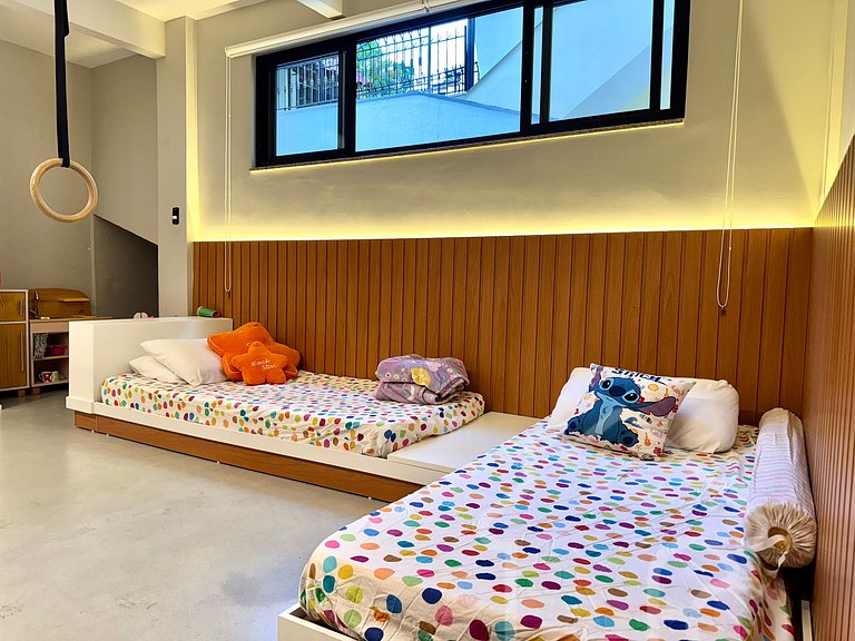 Casa familiar com área gourmet e espaço kids