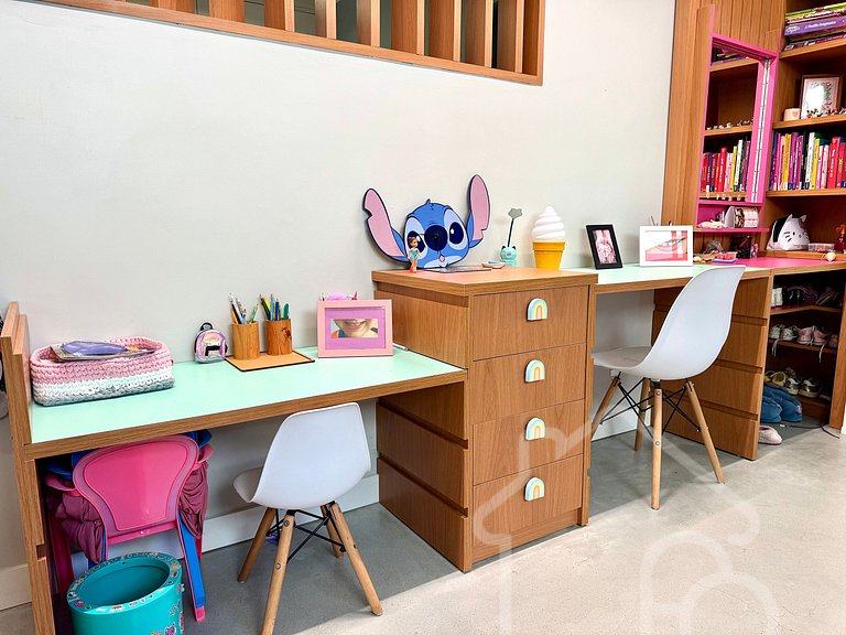 Casa familiar com área gourmet e espaço kids