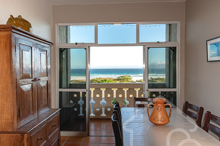 Apartamento de Frente para a Praia do Forte