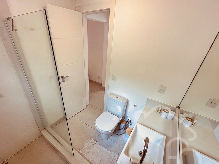 Casa na Ferradura com Piscina Privativa