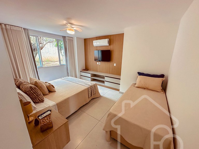 Casa na Ferradura com Piscina Privativa