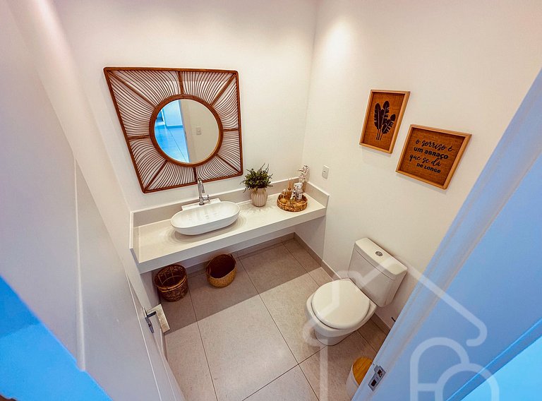 Casa na Ferradura com Piscina Privativa