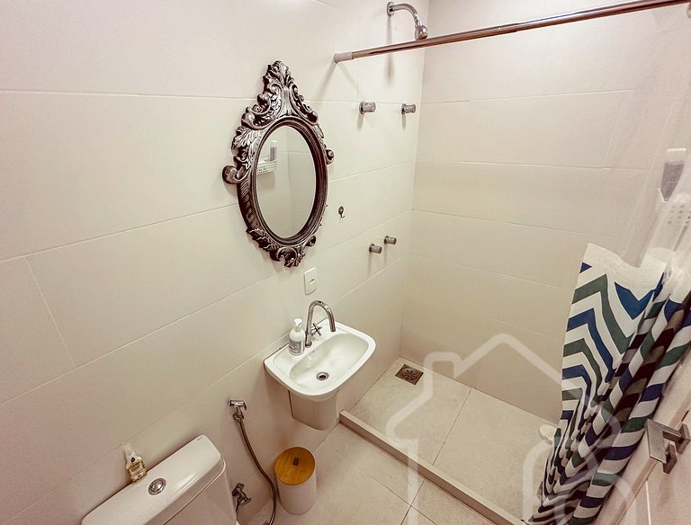 Casa na Ferradura com Piscina Privativa