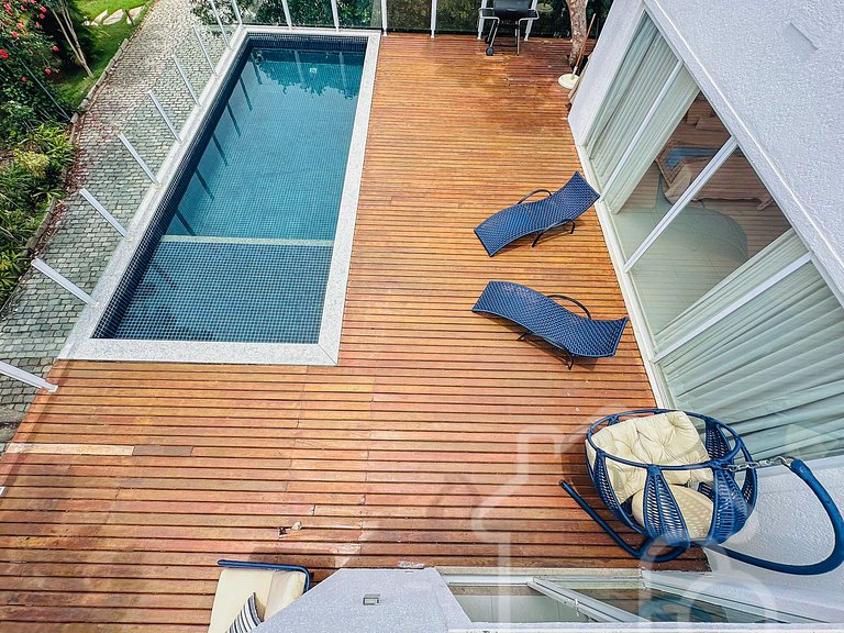 Casa na Ferradura com Piscina Privativa