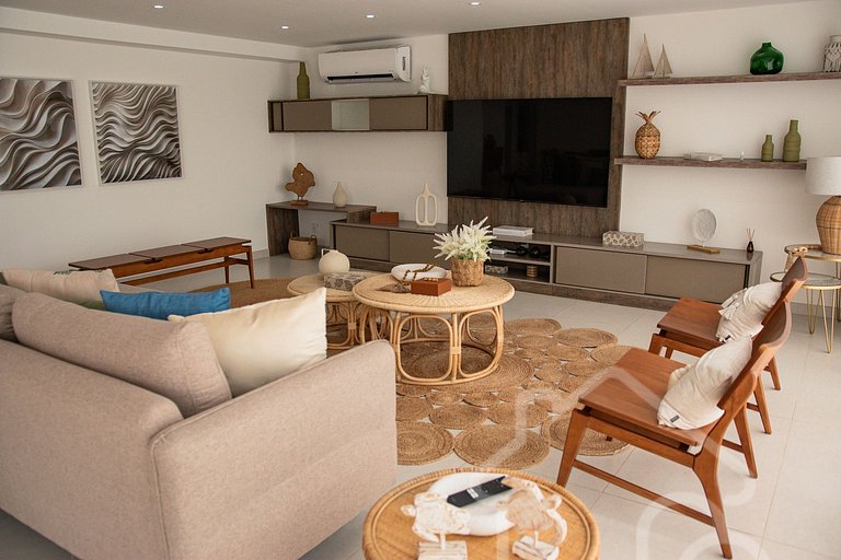 Casa na Ferradura com Piscina Privativa