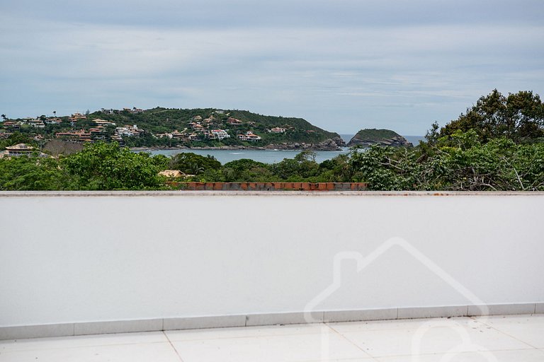 Casa na Ferradura com Piscina Privativa