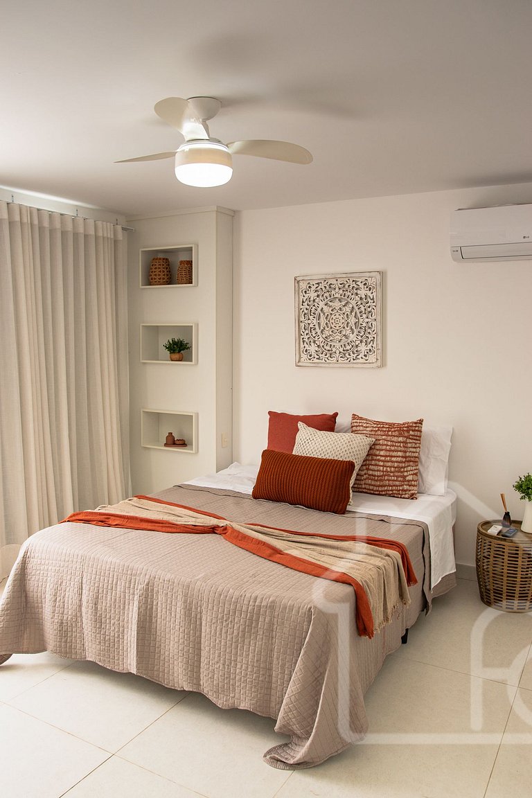 Casa na Ferradura com Piscina Privativa