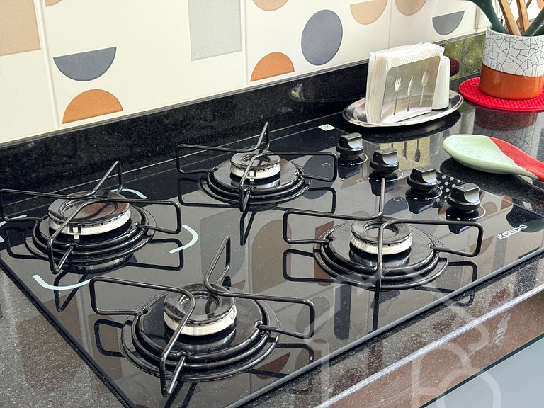 Apartamento reformado e moderno no Serraville