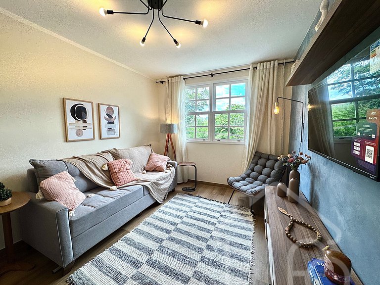 Apartamento reformado e moderno no Serraville