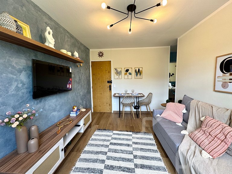 Apartamento reformado e moderno no Serraville