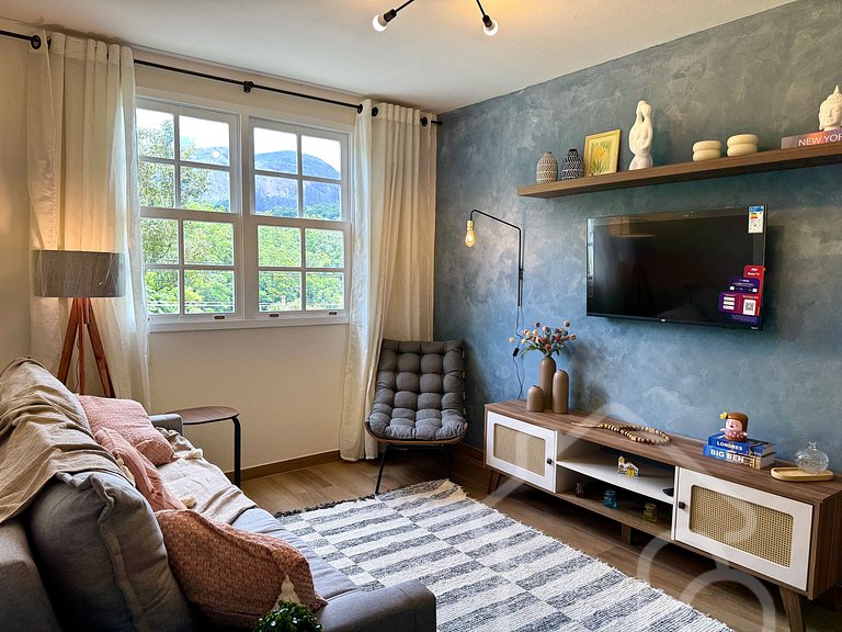 Apartamento reformado e moderno no Serraville