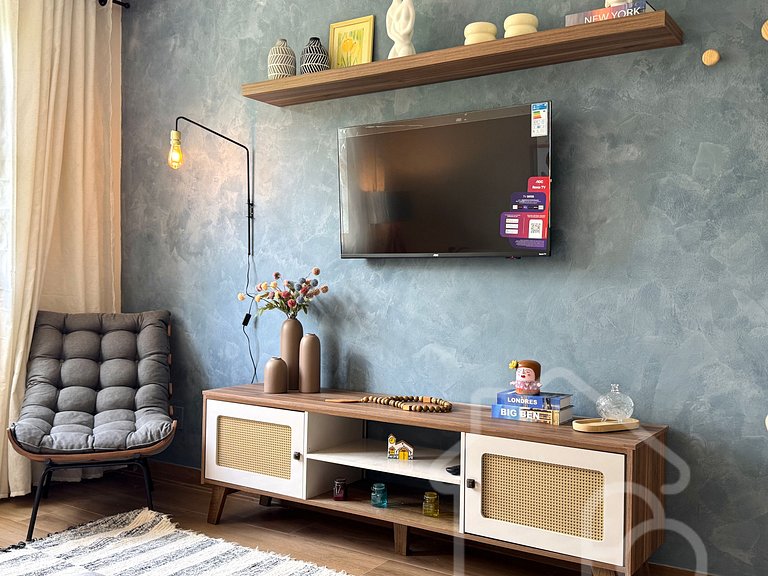 Apartamento reformado e moderno no Serraville