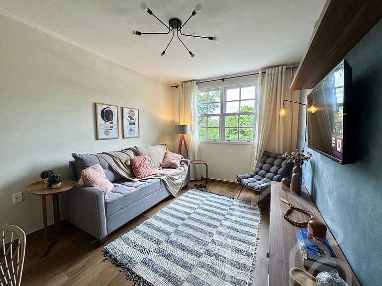 Apartamento reformado e moderno no Serraville