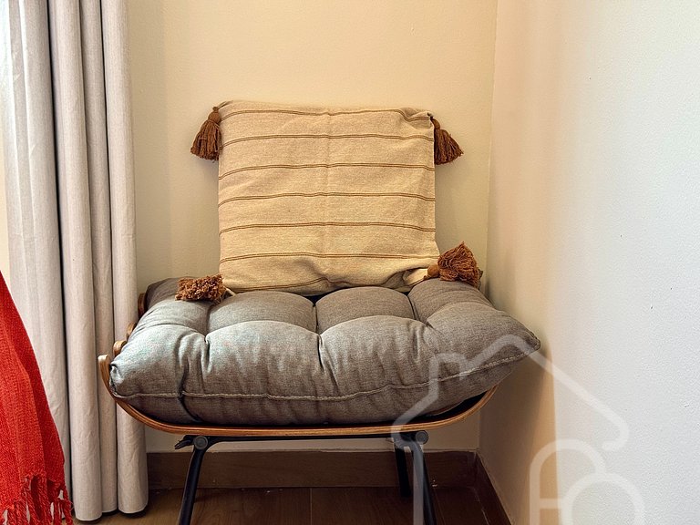 Apartamento reformado e moderno no Serraville